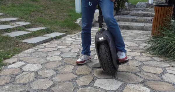 ninebot one z en action