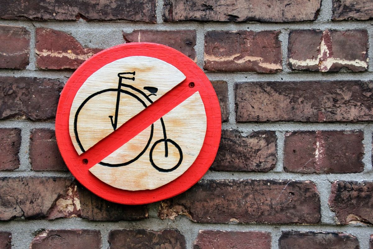 vélo interdit panneau