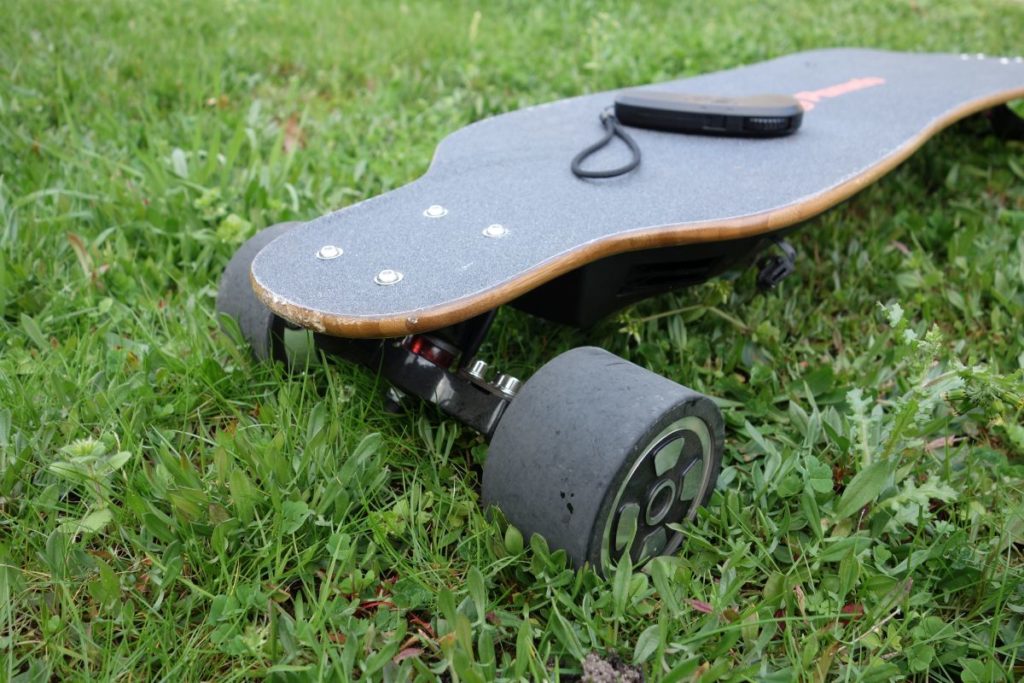 Skateboard électrique Hozard - Avec télécommande - Skateboard